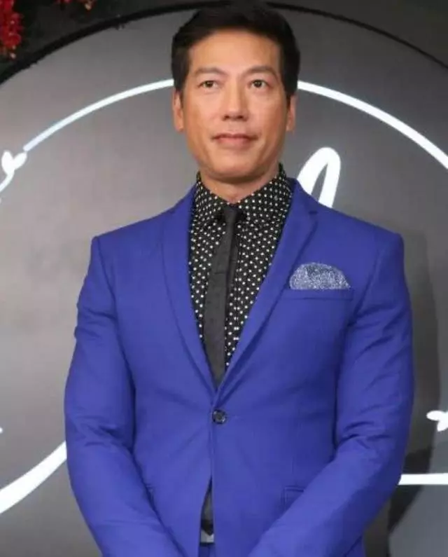 還記得「古惑仔」中的大惡棍烏鴉嗎?如今55歲變成這樣!
