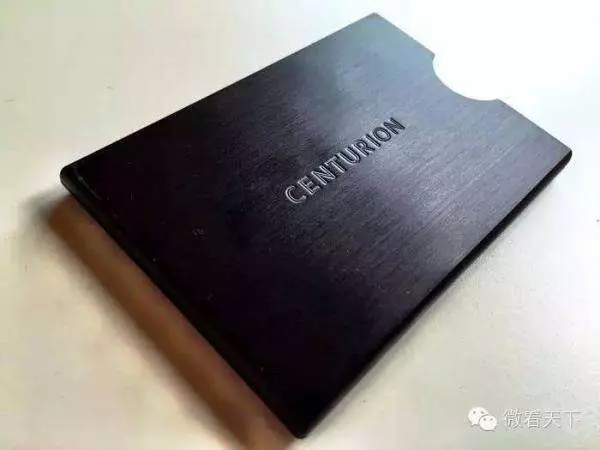 傳說中的黑卡總是非常神祕,聽到持卡人的「申請條件」後大家腿都軟了!