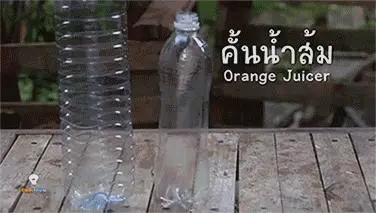 把毛巾塞進礦泉水瓶裡,解決了我們出遊時遇到的難題,省錢又省心