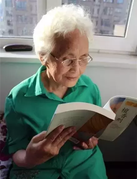 她不只是家庭主婦!「 60歲才識字」76歲成作家 辛苦一生終於「能為理想活」:沒有什麼是太晚的
