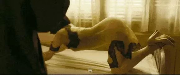 48歲莫文蔚的腿、60歲楊麗萍的美背、49歲許晴的臀:自律的人生有多可怕?
