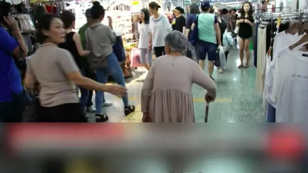 痛哭相擁!南北韓母子「分開68年」總算團聚,一等就是70年!