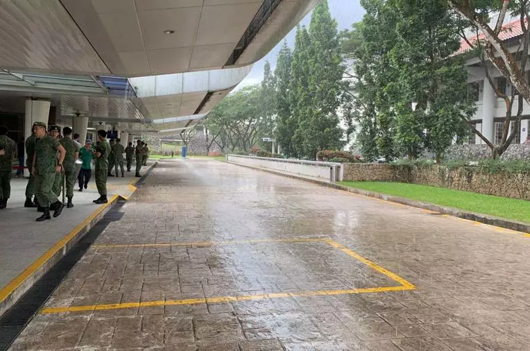 上天也為馮偉衷流淚！火化場颳風下起大雨