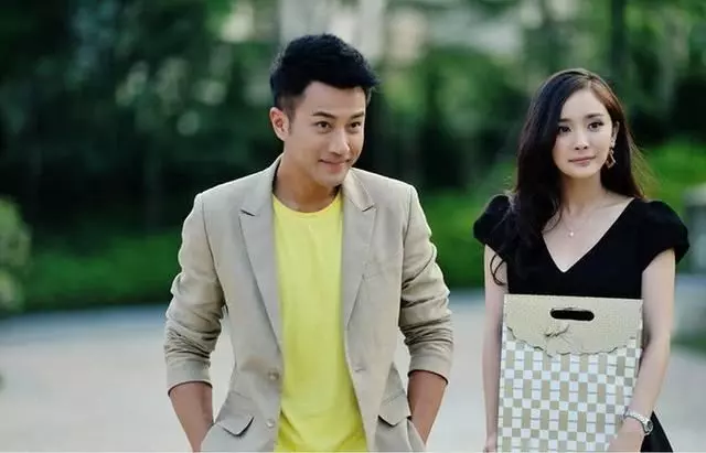 楊冪劉愷威離婚後首度相見,卻在頒獎典禮上,楊冪的表情說明一切
