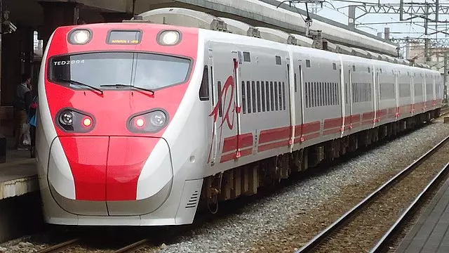 普悠瑪上「大聲播放佛經」騷擾乘客,列車長屢勸不聽甚至「被無影腳伺候」!網友:自私!