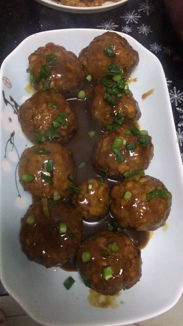肉丸子的15道做法,過年必備美食,家家團團圓圓過大年!