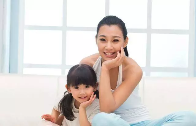 離婚後,我接婆婆一起生活,女兒翻出一本日記本,打開,我哭了