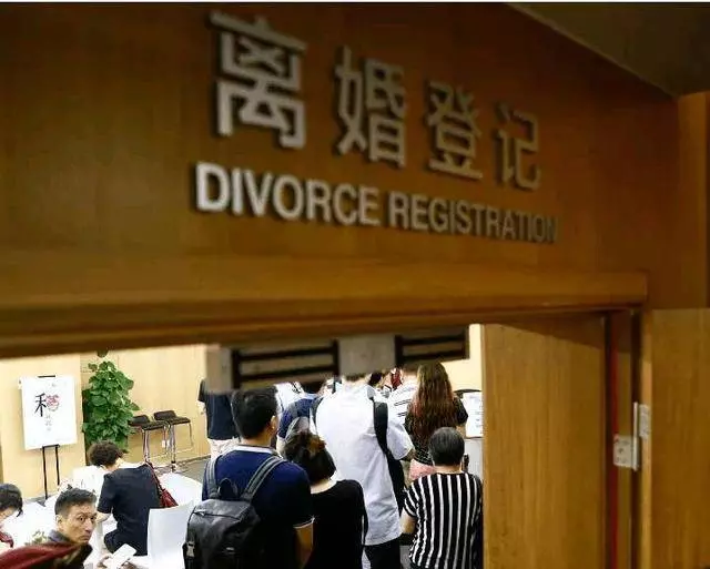 老公出軌婆婆卻要我淨身出戶!辦完離婚後「收到一條簡訊」我淚如雨下