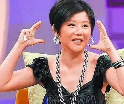 53歲的藍心湄撞上53歲的邵美琪,網友:整沒整容一目了然