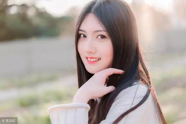 過節帶男朋友回家,看到他手裡拿的東西,我爸說這種男人不能嫁