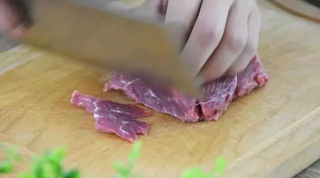 嫩滑的牛肉搭配順滑的河粉,看似樸實無華卻又無比美味