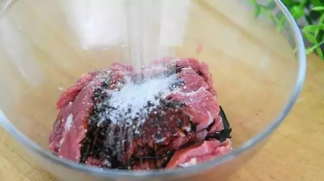 嫩滑的牛肉搭配順滑的河粉,看似樸實無華卻又無比美味
