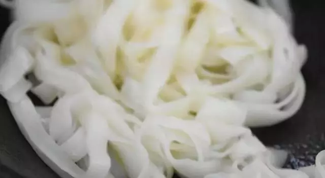 嫩滑的牛肉搭配順滑的河粉,看似樸實無華卻又無比美味