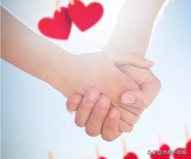 男人原諒出軌前妻,兩人復婚,母親憤怒:你幾輩子沒見過女人嗎?