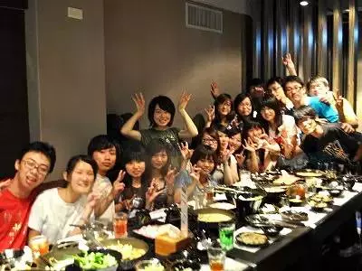 這套「同學聚會照片」瞬間瘋傳!看到「最後一張」所有人都哭了!