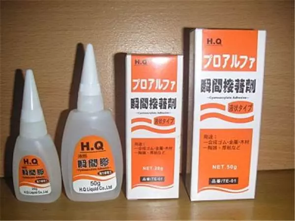 三秒膠黏到手該怎麼辦?千萬別再硬撕、刀割...「最正確方法是這樣」!無痛又不留痕跡