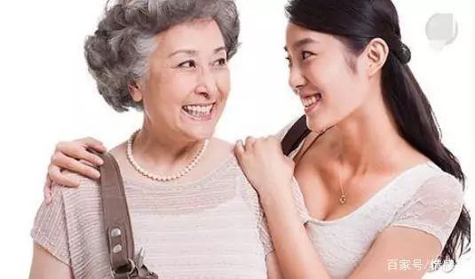 我娘家破產,我以為婆婆會逼我離婚,沒想到她卻直接搬到我娘家住