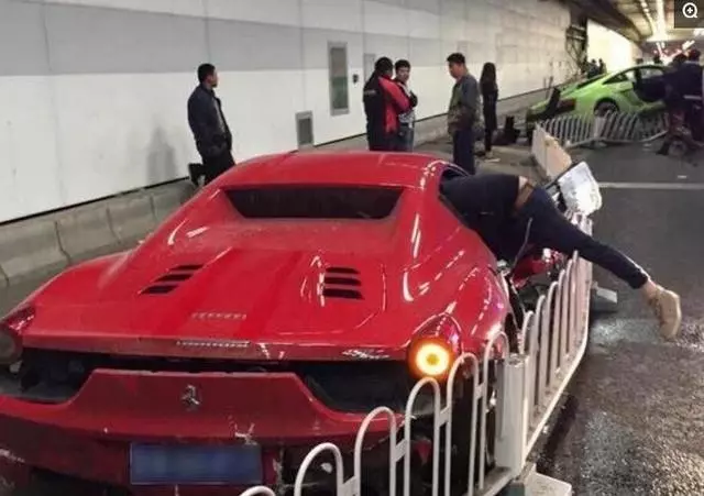 最貴的車禍,損失近一個億!