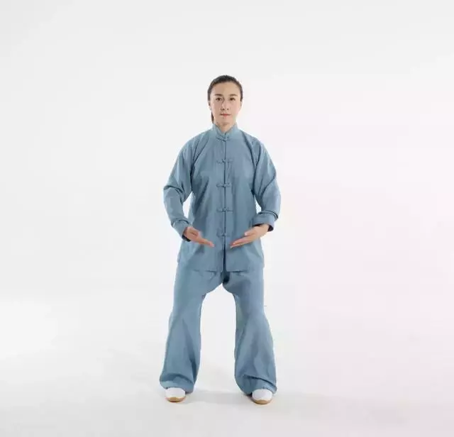 八段錦第一式「兩手托天理三焦」