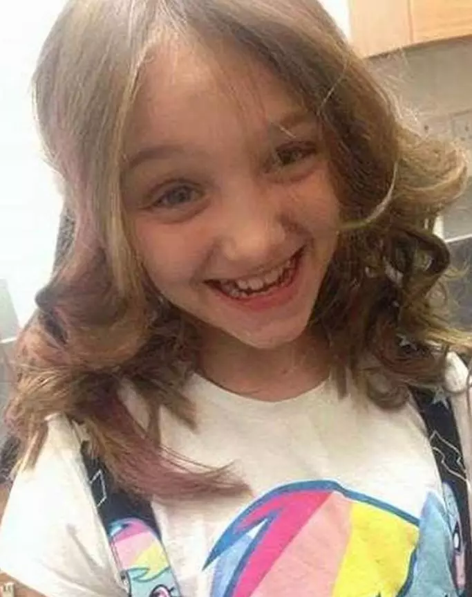 照顧精神問題老爸 12歲堅強少女崩潰「臉書PO懸空照」警方破門看到:那雙纖細的腳上有鮮紅的R.I.P