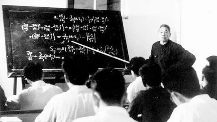 1枝筆跟紙走天下!他被譽為「中國愛因斯坦」 人生結局卻是掃了十幾年廁所…