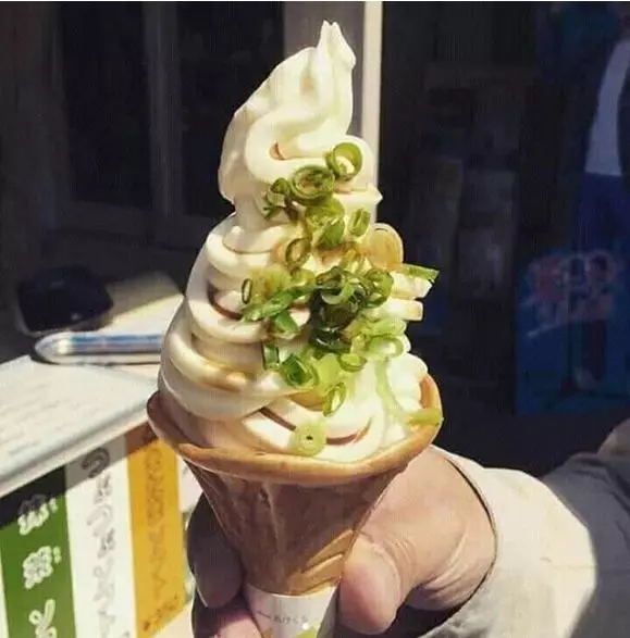 13個在另一國家超流行的「平常食物瘋狂吃法」 義大利麵甜甜圈VS蔥花冰淇淋你選哪個?
