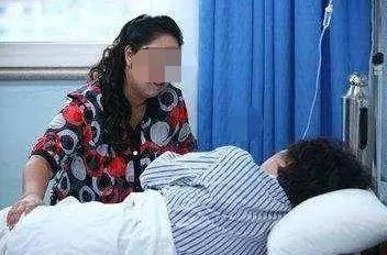婆婆大包大攬伺候媳婦坐月子,癱瘓無人照顧,媳婦痛斥她咎由自取