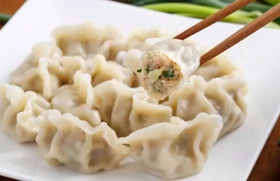 過年餐桌上必有這道菜!必吃「餃子」的三大原因...長相、名字都有意義!網:漲知識了