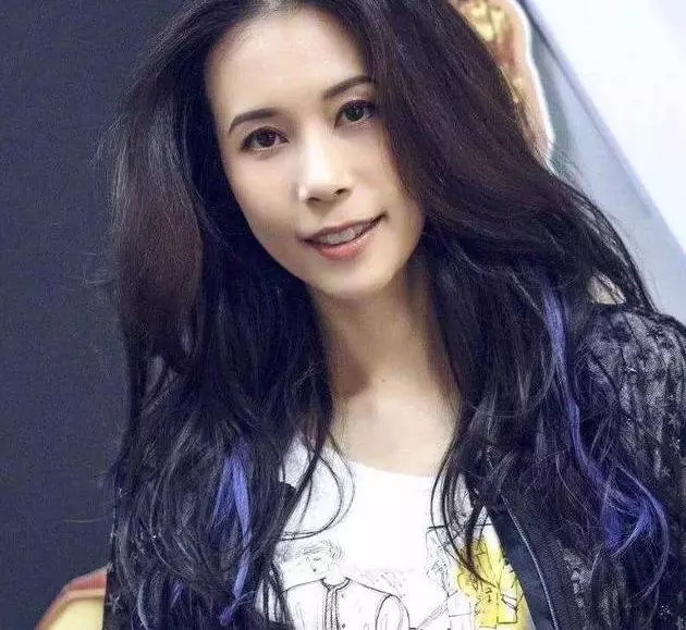 為了漂亮,她半年不吃酸辣不吃薑蔥蒜,今48歲美得令人移不開眼