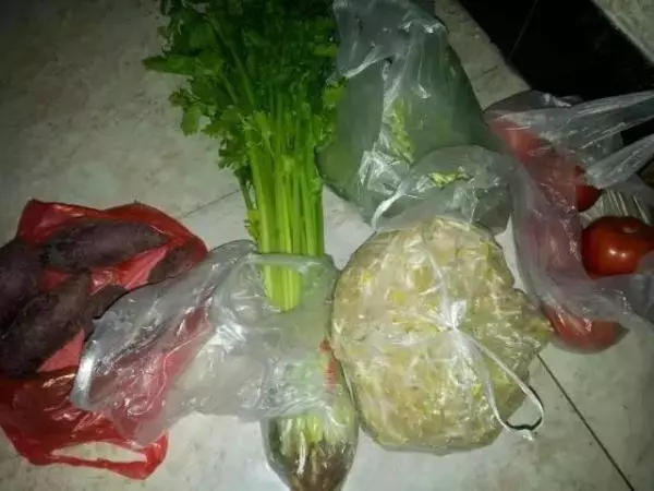警惕!買菜回來千萬不要把塑料袋直接放冰箱...後果很嚴重,再忙也要看!!