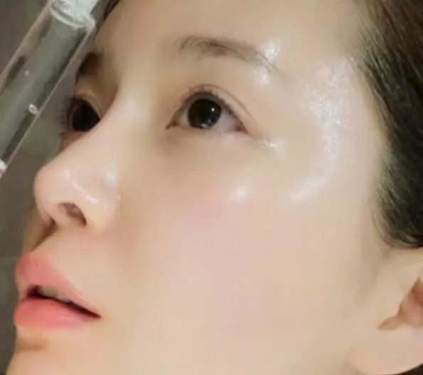 沒想到,堅持每天用「凡士林」加一物擦臉,15天還你無斑白嫩肌膚!