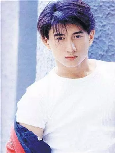 吳奇隆19年前、劉詩詩12歲竟過「這樣生活」!他卻把「最帥的自己」給了趙薇!