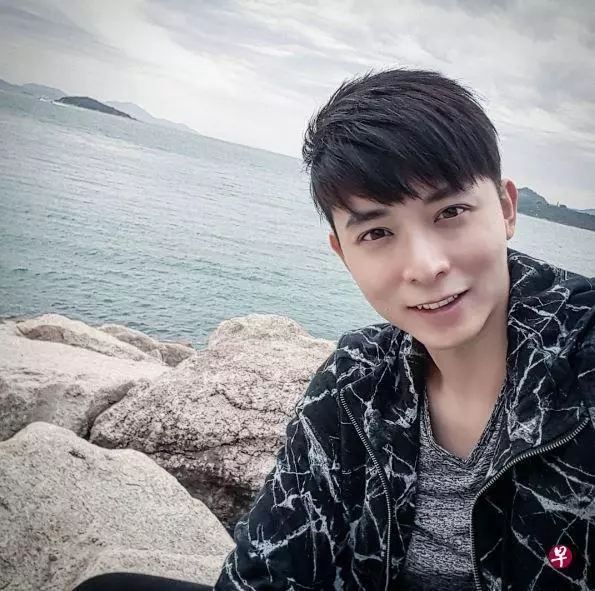 馮偉衷就是被這炮管夾壓不治!榴彈炮車內部構造視頻曝光!