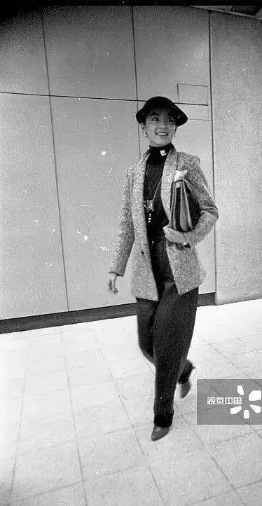林青霞35年前照片曝光,弔帶紅裙讓男人淪陷,完美身材成了亮點!