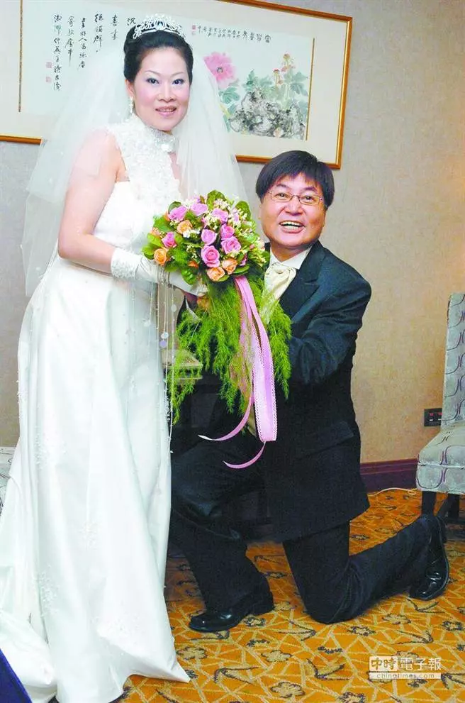 64歲資深藝人「方駿」當年因妻子罹癌過世淡出螢光幕,走不出「喪妻之痛」的他如今改行做…太心疼了!