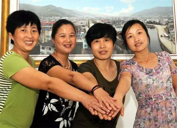 婆婆讓把房子過戶給老公,我假意順從,第二天渣男面目令我噁心!