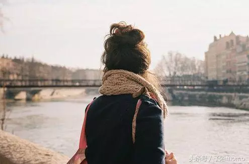 我去出差讓婆婆給我帶孩子,回到家看到垃圾箱,我氣的讓婆婆滾