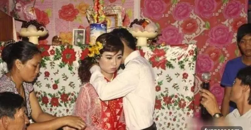 娶到「超美越南新娘」開心炫耀!親友一看到結婚照片卻說「你要小心她....」第2年果真發生慘劇!