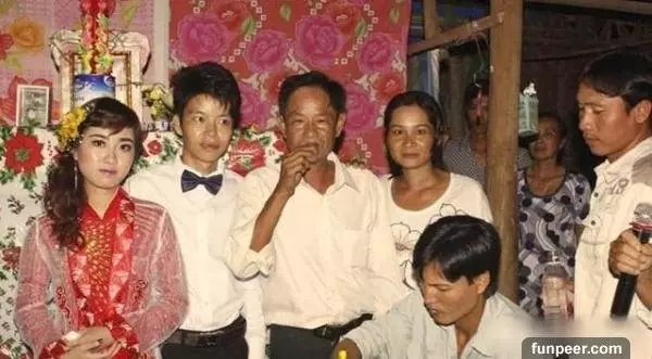娶到「超美越南新娘」開心炫耀!親友一看到結婚照片卻說「你要小心她....」第2年果真發生慘劇!