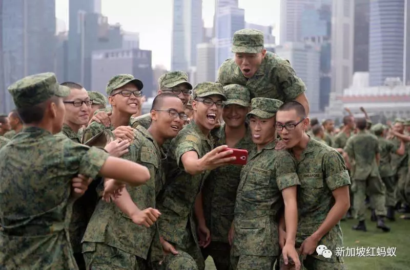 在新加坡,為國服役到底意味著什麼?