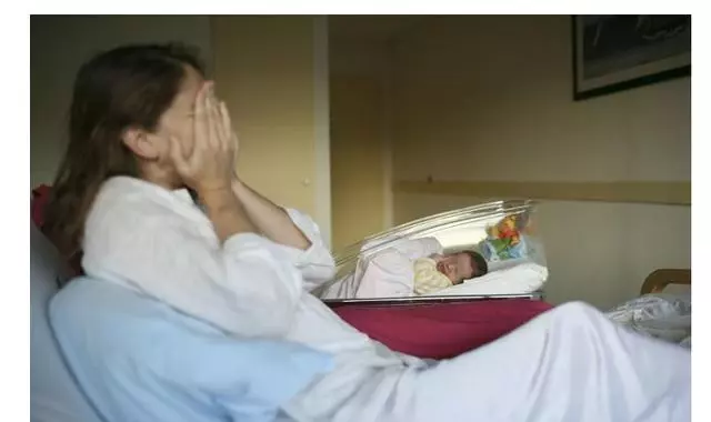 小姑子結婚戒指丟了,要我戒指結婚,老公竟然同意,我無奈做一事