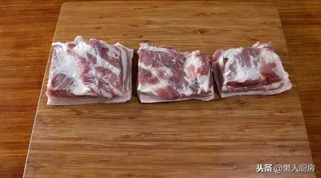 這樣燒紅燒肉好吃,小火慢燉是竅門,吃起來肥而不膩,入口即化