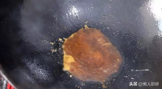 這樣燒紅燒肉好吃,小火慢燉是竅門,吃起來肥而不膩,入口即化