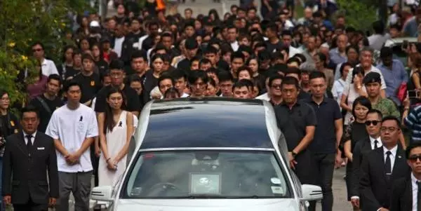為何選擇海葬?馮偉衷曾透露不愛麻煩人, 不希望年邁雙親每年拜祭他!