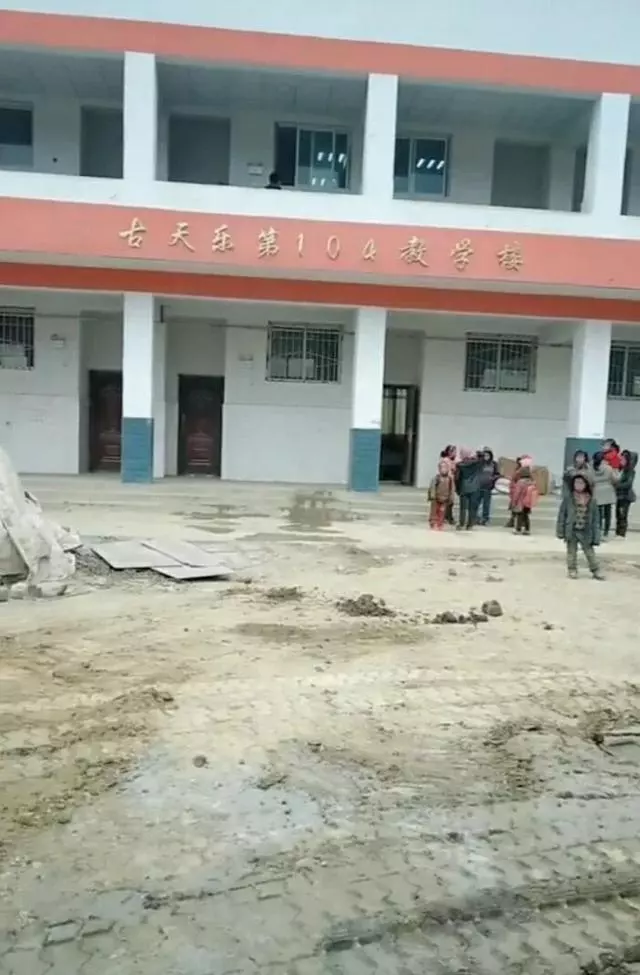古天樂第104棟教學樓完工…港星全自嘆不如 被質疑「為什麼要刻上名字?」答案暖翻眾人