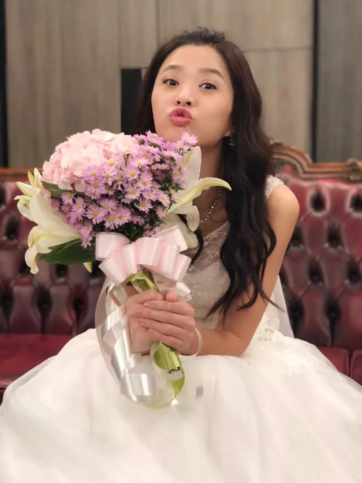 李燕曝多年隱疾「一整年都在吃藥」!18歲養家「弟弟父親節淚謝她拉拔」哽咽:我得討生活!
