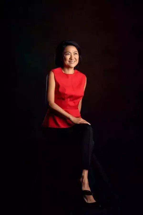 54歲富婆身家破200億!「每周跑步4次」從未停下,因自律而富有!