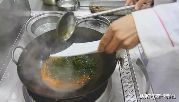 涼拌海帶絲如何好吃不腥,又能保持營養?廚師長悄悄告訴你竅門
