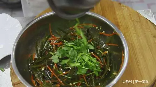 涼拌海帶絲如何好吃不腥,又能保持營養?廚師長悄悄告訴你竅門