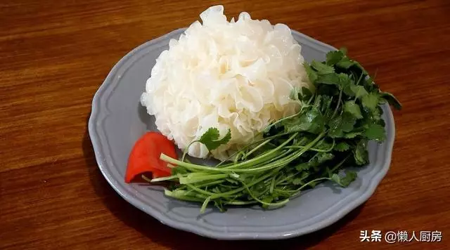 年夜飯備上這樣一道涼菜,既開胃又解油膩,吃起來特別爽口